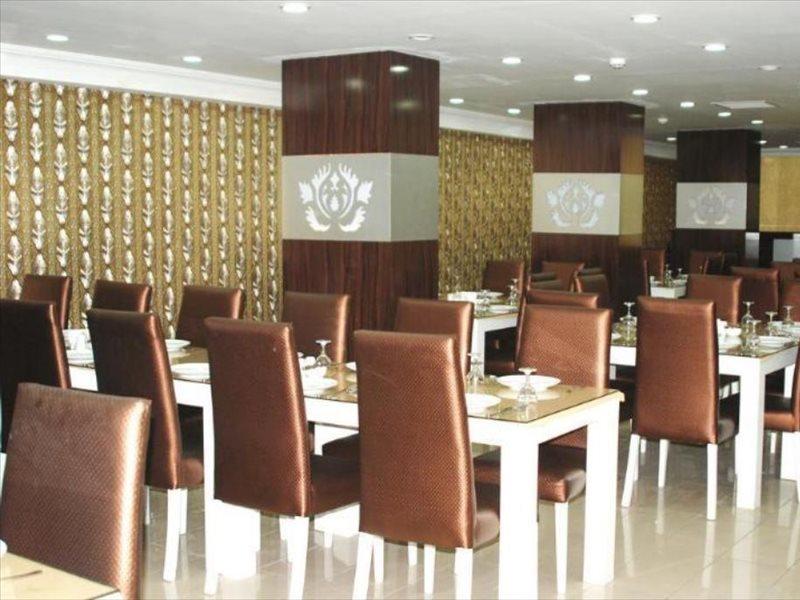 Lara Atalla Hotel Antalya Bagian luar foto
